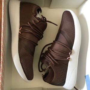 SOLD ⚡️ NWT Fabletics Pismo II shoes brown size 6.